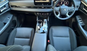2025 Mitsubishi Outlander Ls full