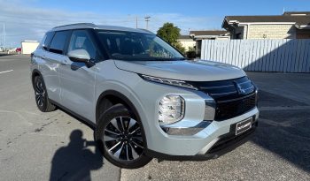 2025 Mitsubishi Outlander Ls full