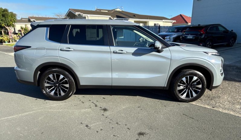 2025 Mitsubishi Outlander Ls full