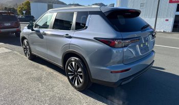 2025 Mitsubishi Outlander Ls full