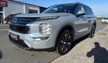 2025 Mitsubishi Outlander Ls full
