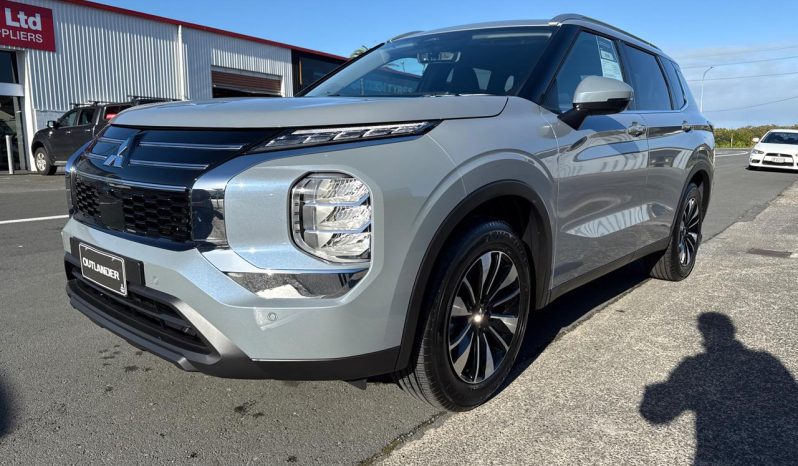 2025 Mitsubishi Outlander Ls full