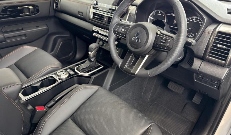 2026 Mitsubishi Triton VRX full