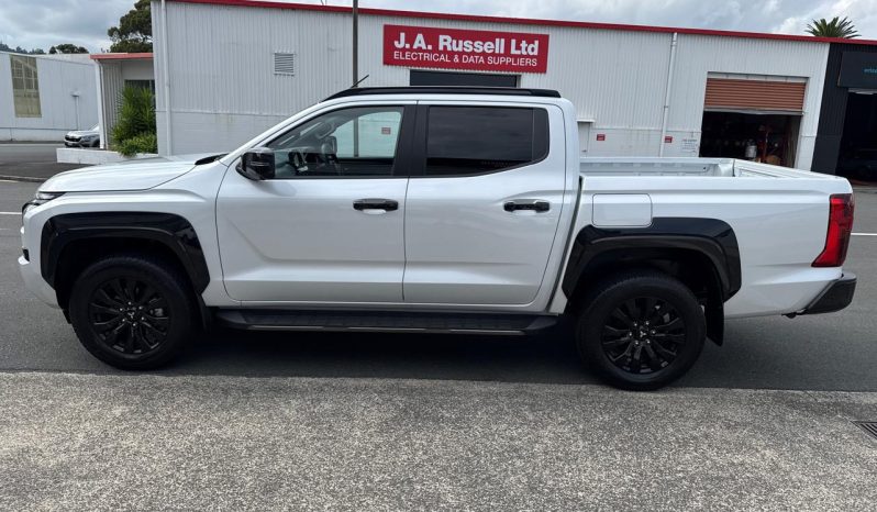 2026 Mitsubishi Triton VRX full