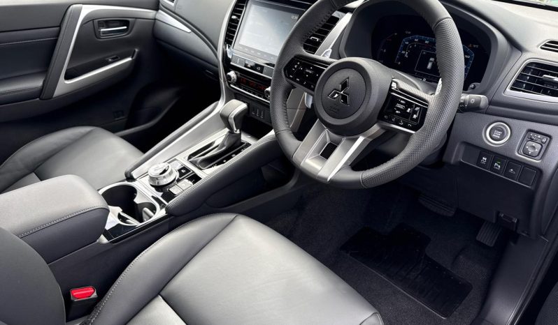 2025 Mitsubishi Pajero Sport VRXB Black Edition full