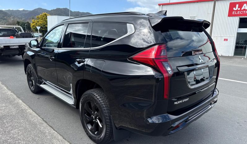 2025 Mitsubishi Pajero Sport VRXB Black Edition full