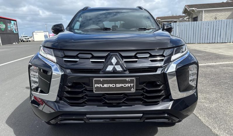 2025 Mitsubishi Pajero Sport VRXB Black Edition full