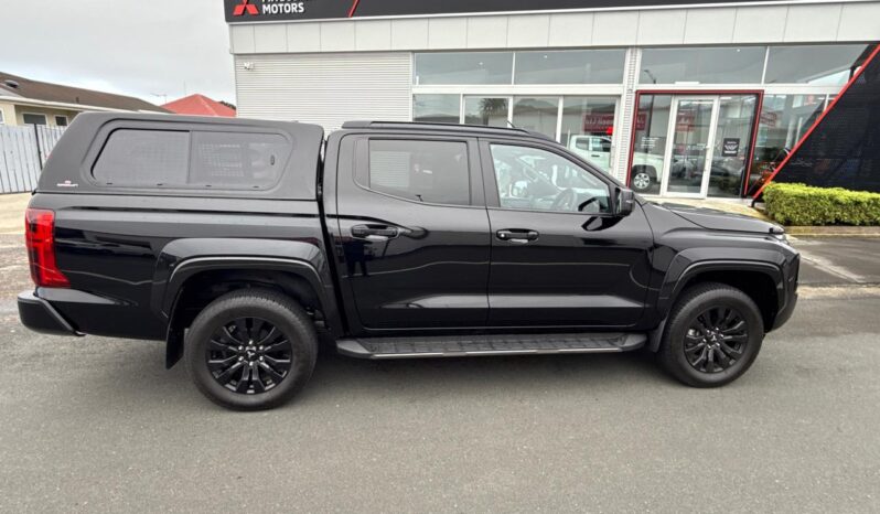 2025 Mitsubishi Triton VRX full