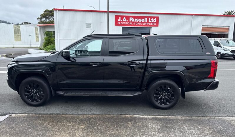 2025 Mitsubishi Triton VRX full