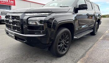 2025 Mitsubishi Triton VRX full