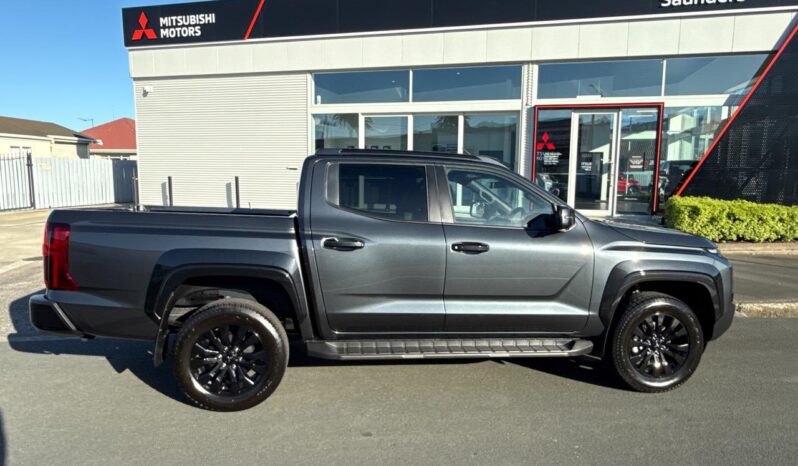 2026 Mitsubishi Triton VRX full