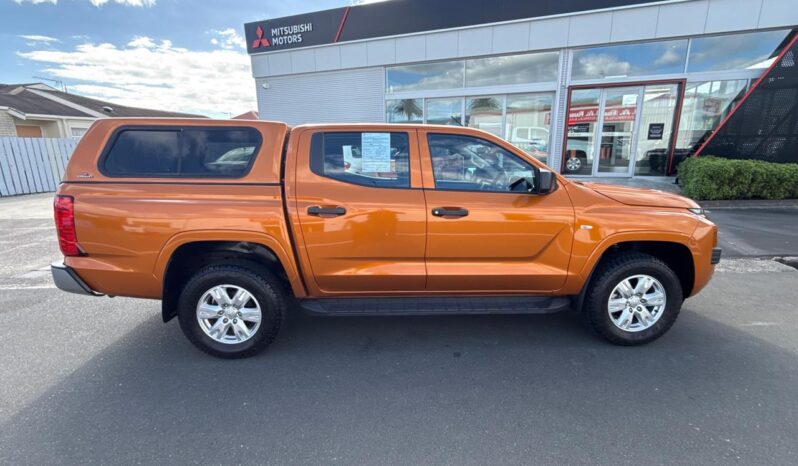 2024 Mitsubishi Triton GLX D/C full