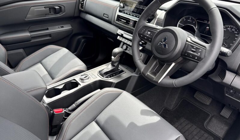 2026 Mitsubishi Triton VRX Black Edition full