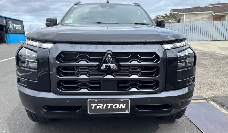 2026 Mitsubishi Triton VRX Black Edition full
