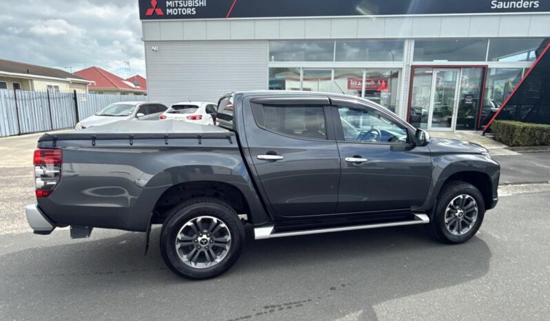 2022 Mitsubishi Triton GLX-R full