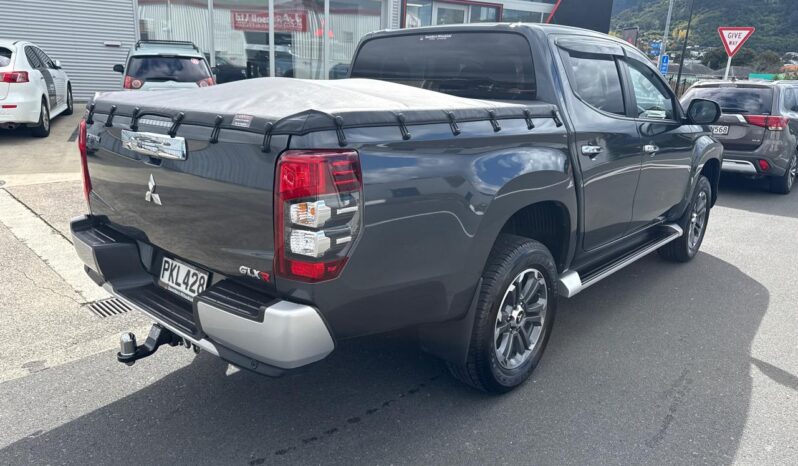 2022 Mitsubishi Triton GLX-R full