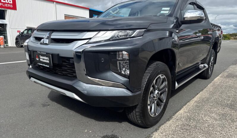 2022 Mitsubishi Triton GLX-R full