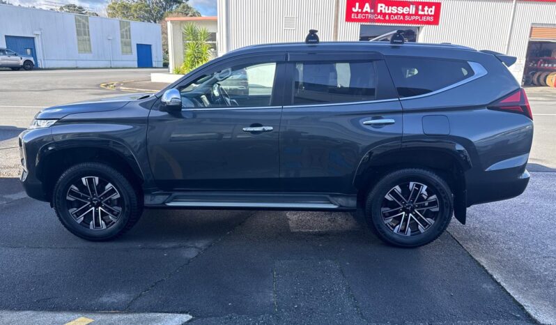 2022 Mitsubishi Pajero Sport VRX full