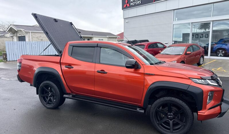 2023 Mitsubishi Triton Dc Glsb 4Wd 6At Black Edition full