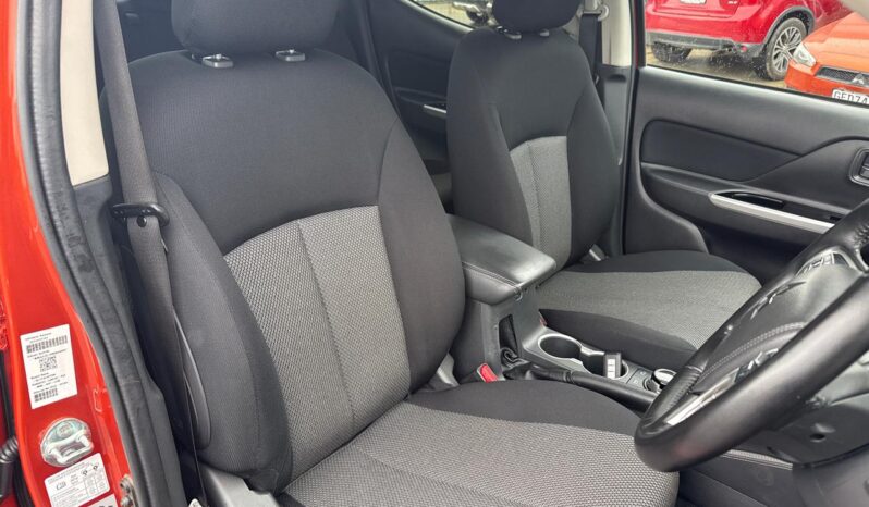 2023 Mitsubishi Triton Dc Glsb 4Wd 6At Black Edition full