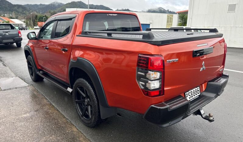 2023 Mitsubishi Triton Dc Glsb 4Wd 6At Black Edition full