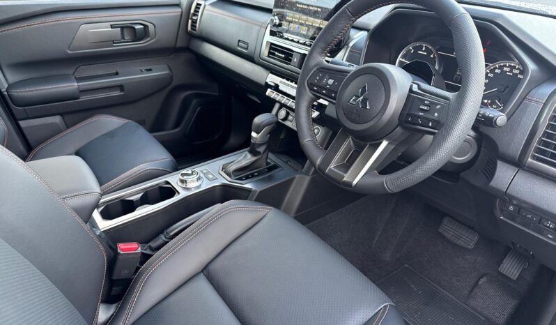 2026 Mitsubishi Triton VRX full