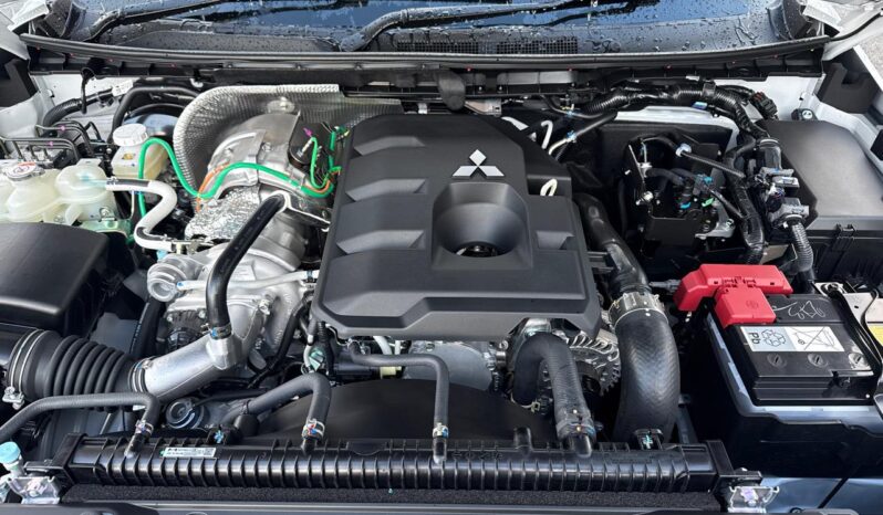 2026 Mitsubishi Triton VRX full