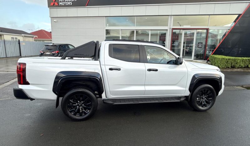 2026 Mitsubishi Triton VRX full