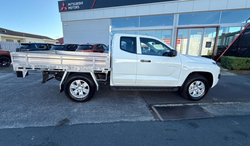 2026 Mitsubishi Triton GLX Club Cab full