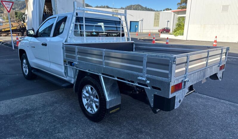 2026 Mitsubishi Triton GLX Club Cab full