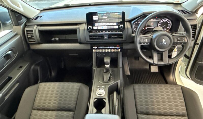 2026 Mitsubishi Triton GLX Club Cab full