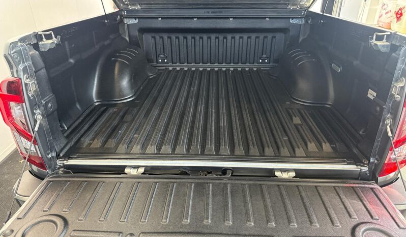 2021 Nissan Navara ST full
