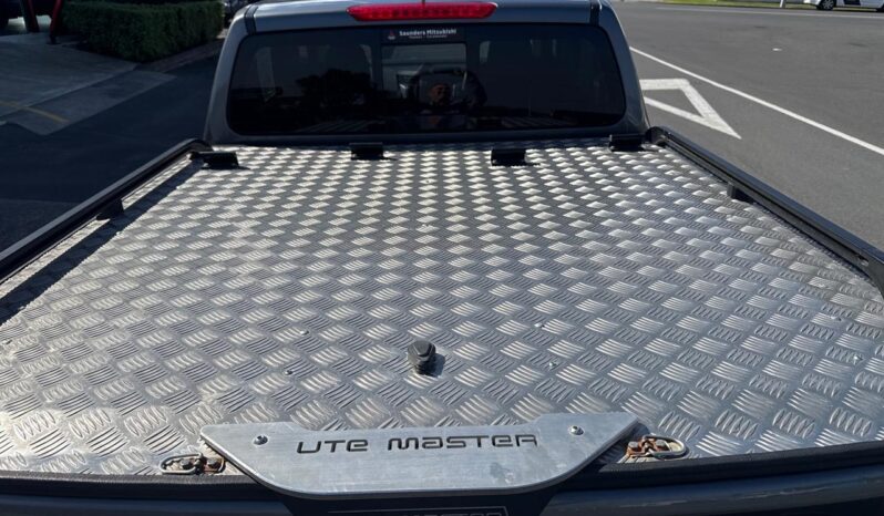 2021 Nissan Navara ST full