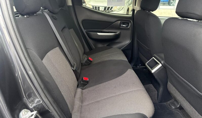 2022 Mitsubishi Triton Dc Glsb 4Wd 6At Black Edition full