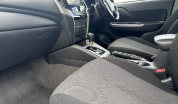 2022 Mitsubishi Triton Dc Glsb 4Wd 6At Black Edition full