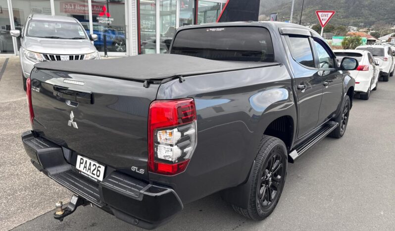 2022 Mitsubishi Triton Dc Glsb 4Wd 6At Black Edition full