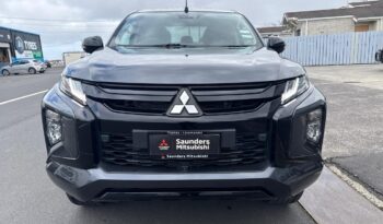 2022 Mitsubishi Triton Dc Glsb 4Wd 6At Black Edition full