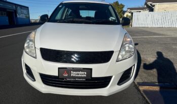 2015 Suzuki Swift Glab full