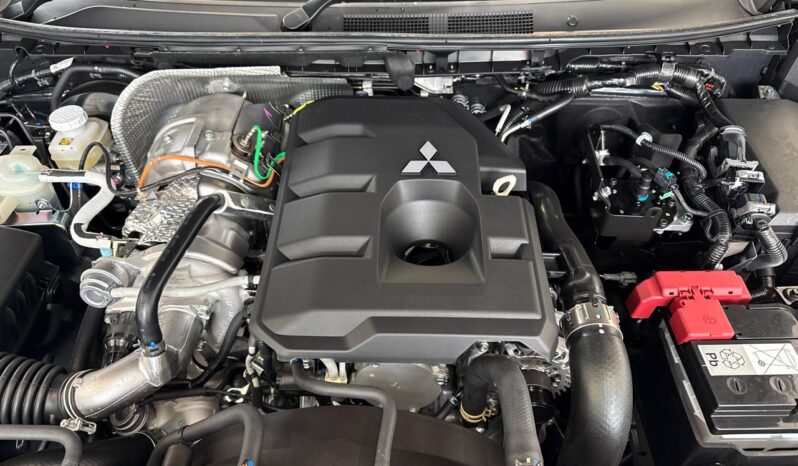 2026 Mitsubishi Triton VRX Black Edition full