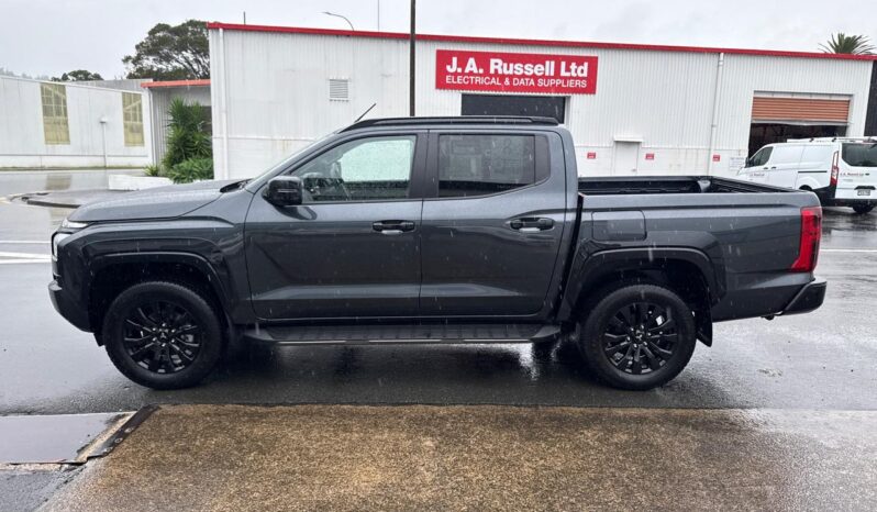 2026 Mitsubishi Triton VRX Black Edition full