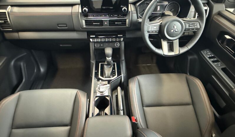 2026 Mitsubishi Triton VRX Black Edition full