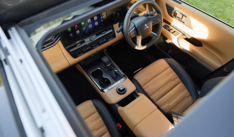 2026 Mitsubishi Pajero Exceed full